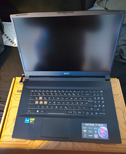 Msi katana b12v - 17,3", i7