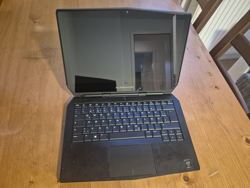 Alienware gaming laptop - alienware, r2