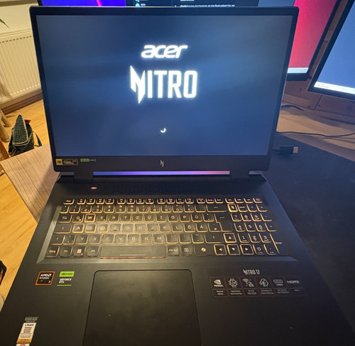 Acer nitro - nitro, (an17-42-r7g8)